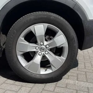 2020 Volvo XC40 Momentum Pro 5-door Estate - Image 5