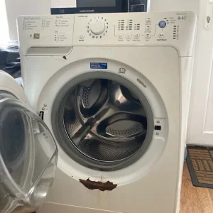 2 sofas washing machine and microwave - Image 2