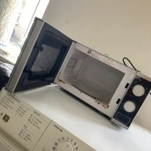 2 sofas washing machine and microwave - Image 3