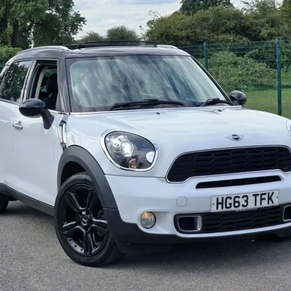 2013 MINI Countryman 1.6 Cooper S Auto Euro 5 5-door hatchback