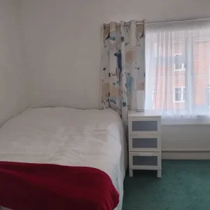 2 Double Rooms – Female Professionals Only