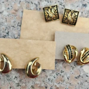 10 PAIRS OF GOLD COLOURED CLIP-ON EARRINGS - Image 3
