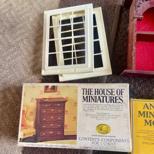 Dolls house furniture and lots of bits - Image 3