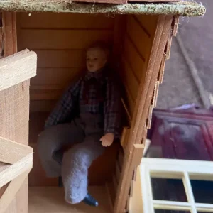 Dolls house furniture and lots of bits - Image 5