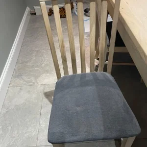 solid oak table and 4 chairs - Image 2