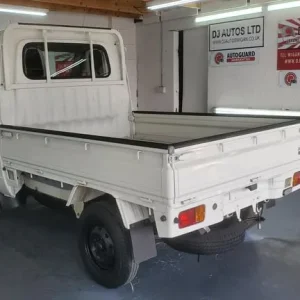 Daihatsu Hi Jet 4WD Mini Pickup 650cc Japanese Import 6k miles - Image 5