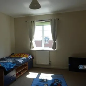 2 bedroom flat in Crome Drive, Kinver, South Staffordshire (2 bed) - Image 6