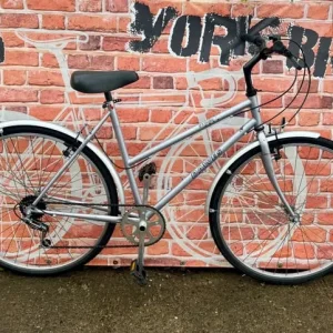 Ladies Dawes hybrid bike 21” frame