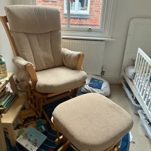 Free nursing chair and stool