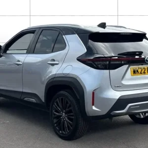 2022 Toyota Yaris Cross 1.5 Hybrid Dynamic 5-door Estate - Image 2