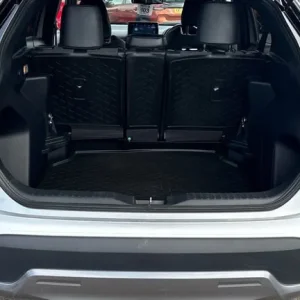 2022 Toyota Yaris Cross 1.5 Hybrid Dynamic 5-door Estate - Image 4