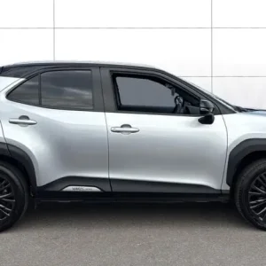 2022 Toyota Yaris Cross 1.5 Hybrid Dynamic 5-door Estate - Image 5