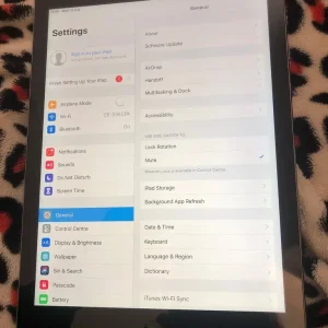 Apple iPad Air 1st generation grey with good battery
