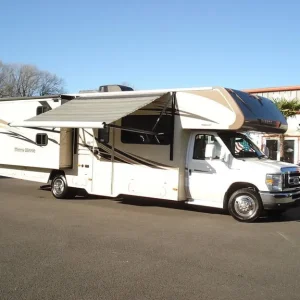 Winnebago Minnie Winnie 31B Bunkhouse Model LPG 2017 - Image 2