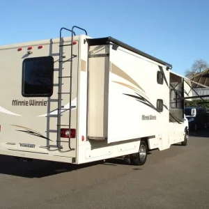 Winnebago Minnie Winnie 31B Bunkhouse Model LPG 2017 - Image 3