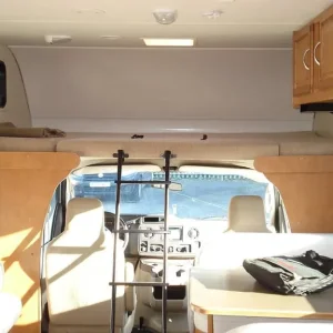 Winnebago Minnie Winnie 31B Bunkhouse Model LPG 2017 - Image 6