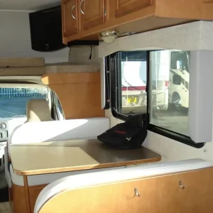 Winnebago Minnie Winnie 31B Bunkhouse Model LPG 2017 - Image 8
