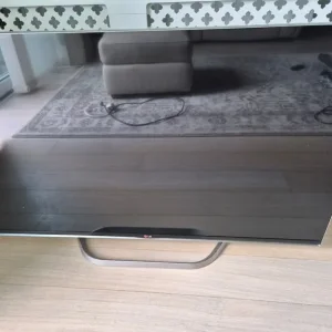 Smart TV and soundbar with subwoofer - Image 5