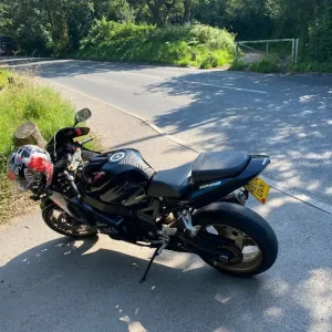 Suzuki GSX-R 1000 2004 black limited edition - Image 2