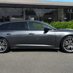 2022 Audi A6 Avant Black Edition Estate - Image 3