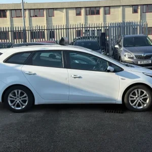 2014 Kia Ceed 1.4L VR7 Estate 5dr Petrol Manual - Image 4