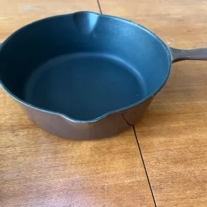 Le Creuset Cast Iron Pots and Casserole Dish Set - Image 7