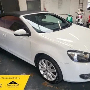 2012 Volkswagen Golf SE Tech TDI BlueMotion DSG Convertible - Image 6