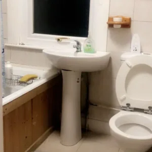 Clean double room in old-kilpatrick, West Dunbartonshire - Image 5