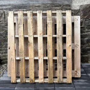 2 wood pallets