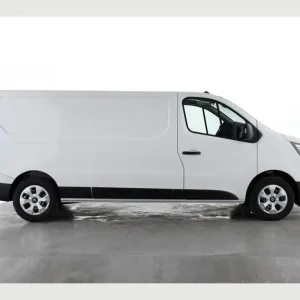 2025 Renault Trafic LL30 Blue dCi 130 Advance Panel Van Diesel Manual - Image 5