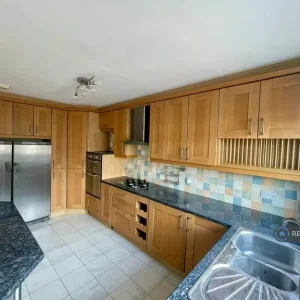 1 bedroom in Wheatcroft Avenue, dyffryn-ardudwy, Station Road - Image 4