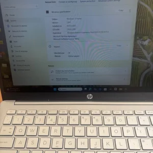 HP Laptop - Image 4