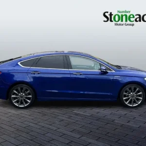 2017 Ford Mondeo 2.0 TDCi Vignale Hatchback - Image 2