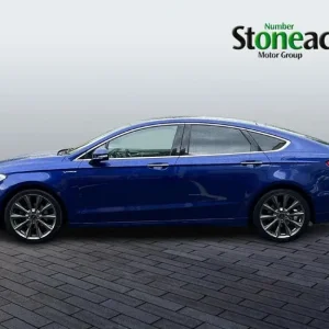 2017 Ford Mondeo 2.0 TDCi Vignale Hatchback - Image 6