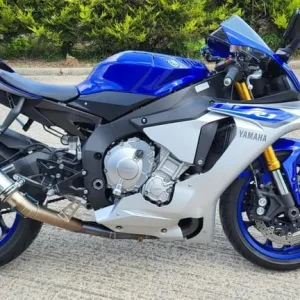 2015 Yamaha R1 Blue Superbike - Image 2
