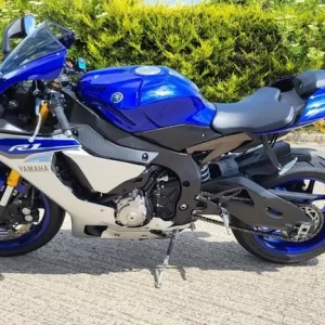 2015 Yamaha R1 Blue Superbike - Image 4