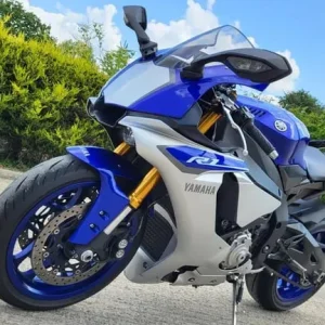 2015 Yamaha R1 Blue Superbike