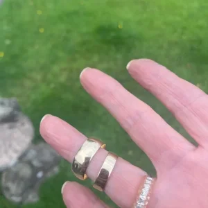 2 x 9ct Gold Wedding Rings - Image 6