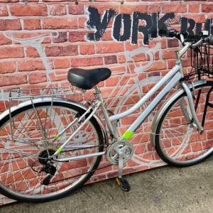 Ladies hybrid bike 17” frame - Image 3