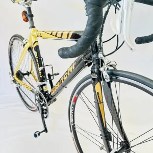 Bianchi 928 Carbon Road Bike – Campagnolo Groupset, Full Warranty - Image 8