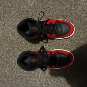 Air Jordans 1 mids size 4 uk - Image 4