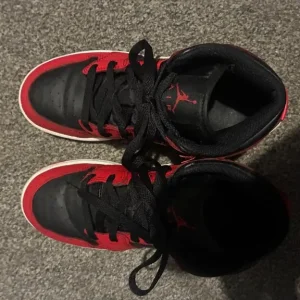 Air Jordans 1 mids size 4 uk - Image 5