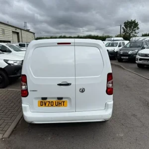 2020 Vauxhall Combo L1H1 2300 Sportive S/S AC Panel Van Diesel Manual - Image 5