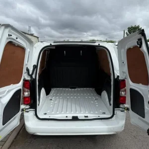 2020 Vauxhall Combo L1H1 2300 Sportive S/S AC Panel Van Diesel Manual - Image 7