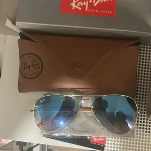 Gold Ray-Bans - Image 3