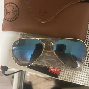 Gold Ray-Bans