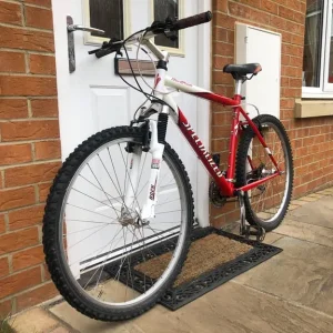 Specialized Hardrock retro mountain bike with Rock Shox suspension - Image 4