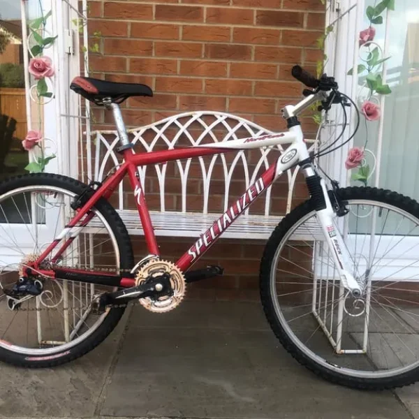 Specialized Hardrock retro mountain bike with Rock Shox suspension