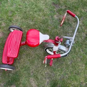 Radio Flyer vintage trike - Image 2