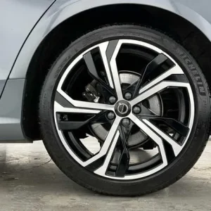 2023 Volvo V60 Plus B3 Mild Hybrid Estate - Image 4